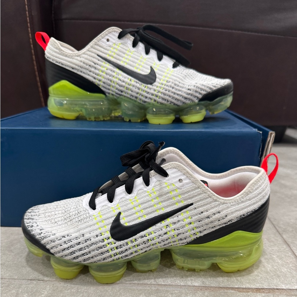 Nike Air Vapormax Flyknit 3 White Black Volt Sz 6Y/7.5Wmns - Picture 1 of 7